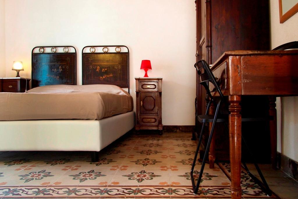 Hotel Dell'Orologio รากูซา ภายนอก รูปภาพ