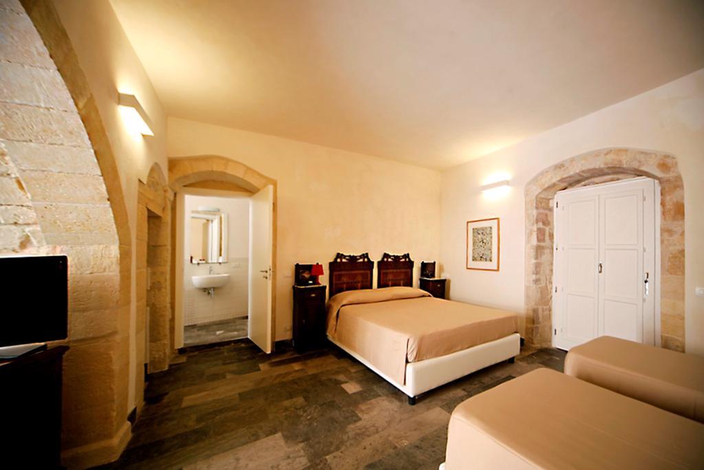 Hotel Dell'Orologio รากูซา ภายนอก รูปภาพ